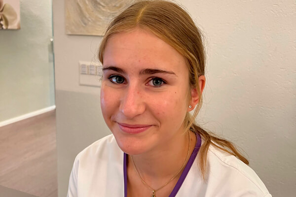 Lara Wildhaber, Lernende bei Dermatologie Bad Ragaz (St. Gallen)